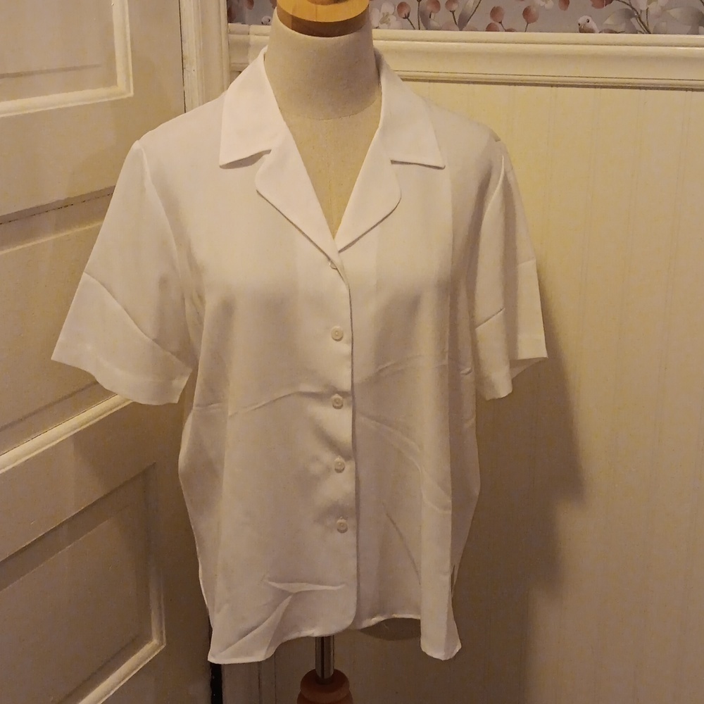 Liz Baker Essentials 10P white blouse